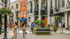 Rodeo Drive in Beverly Hills - A Luxurious Shopping Hub in Los Angeles – Go  Guides